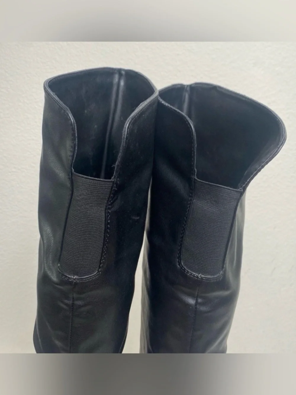 Chinese Laundry Women's Black Faux Leather Knee High Flat Riding Boots Size 5.5